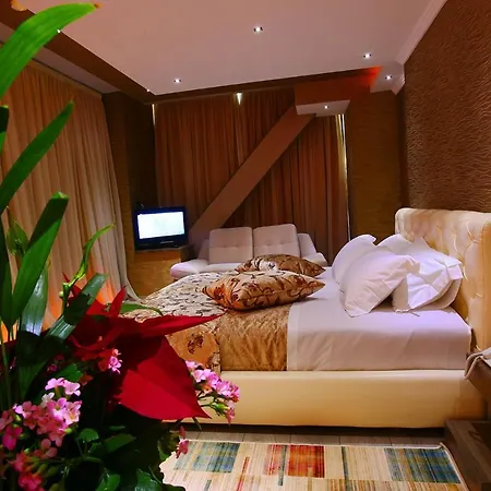 Hotel Partner & Vlorë